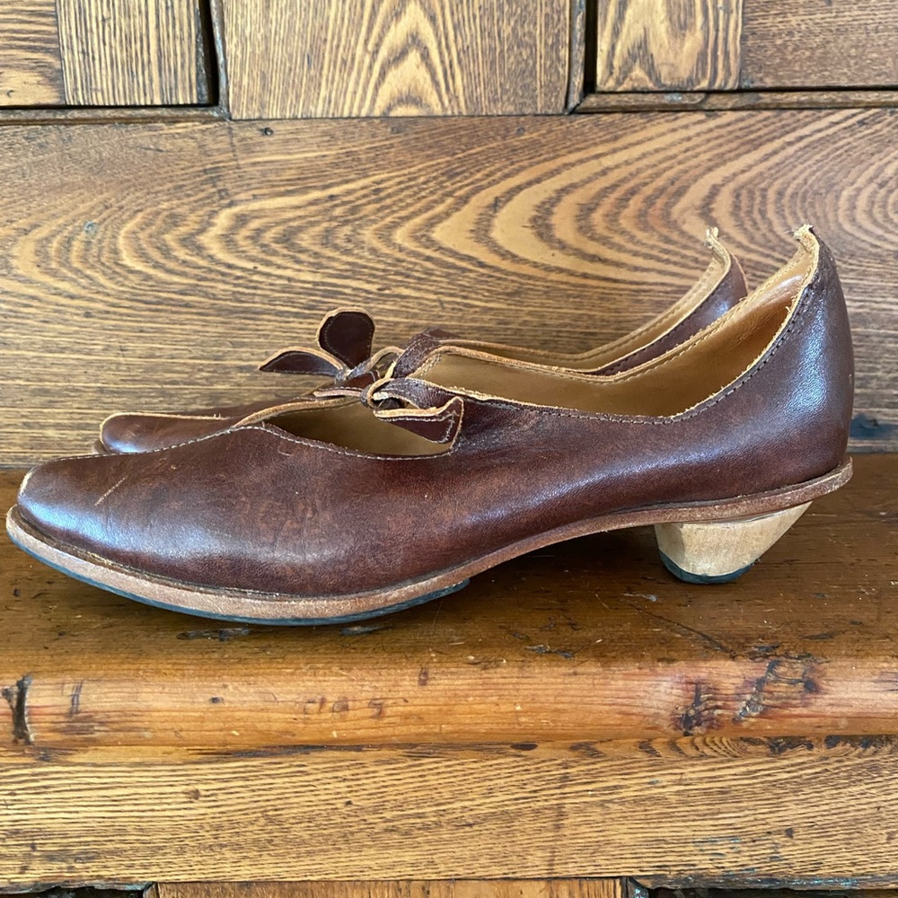 Cydwoq Vintage 37 7 brown leather kitten heel pump bow tie Moroccan slipper - Picture 10 of 16